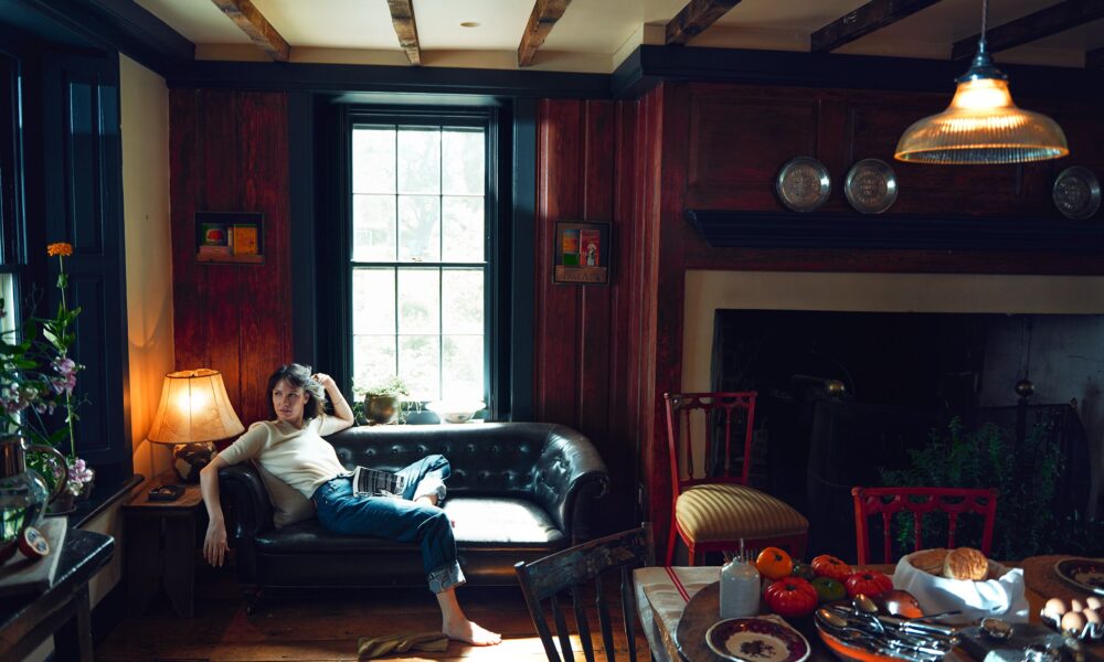 cassandra-grey-reinvents-herself,-again,-in-a-home-upstate