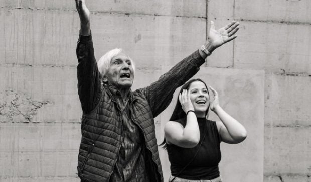 eugenio-barba-incheie-microstagiunea-barba-90-la-teatrul-grivita-53-cu-„fiesta”-–-theatre-neighbourhood-welcome-feast